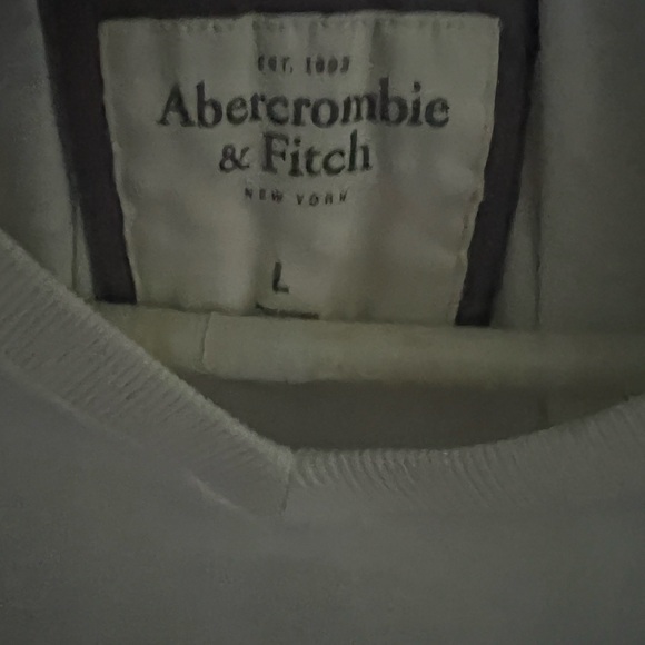 2 A&F Men's V-Neck solid White & solid Navy - Picture 3 of 6